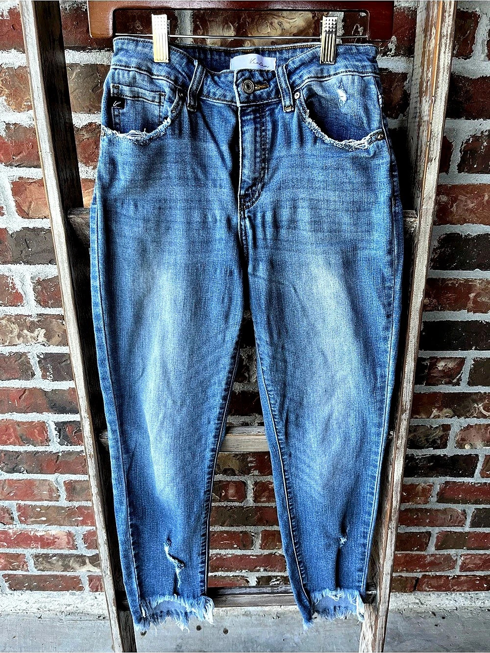 Kancan Distressed Cropped Jeans in Blue